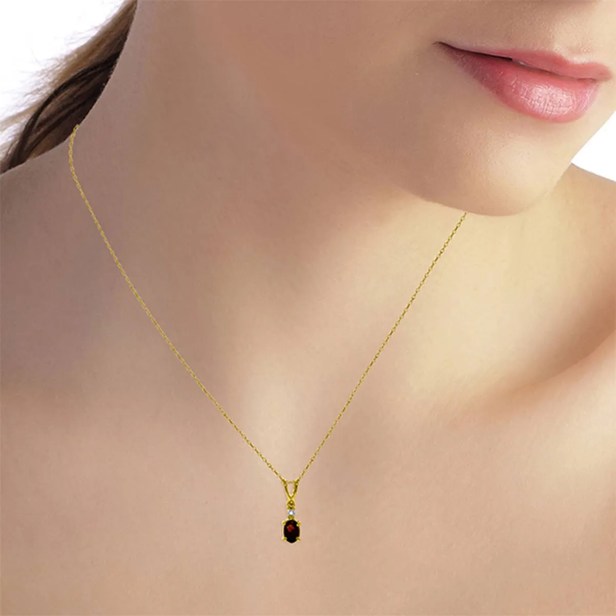 0.46 Carat 14K Solid Yellow Gold Simply Dramatic Garnet Diamond Necklace