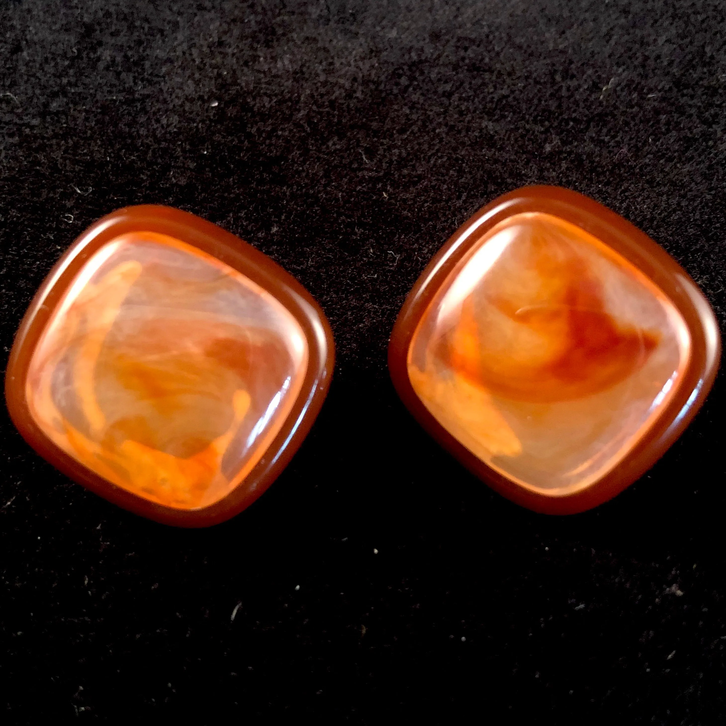 1986 Avon Polished Spectrum Amber Earrings