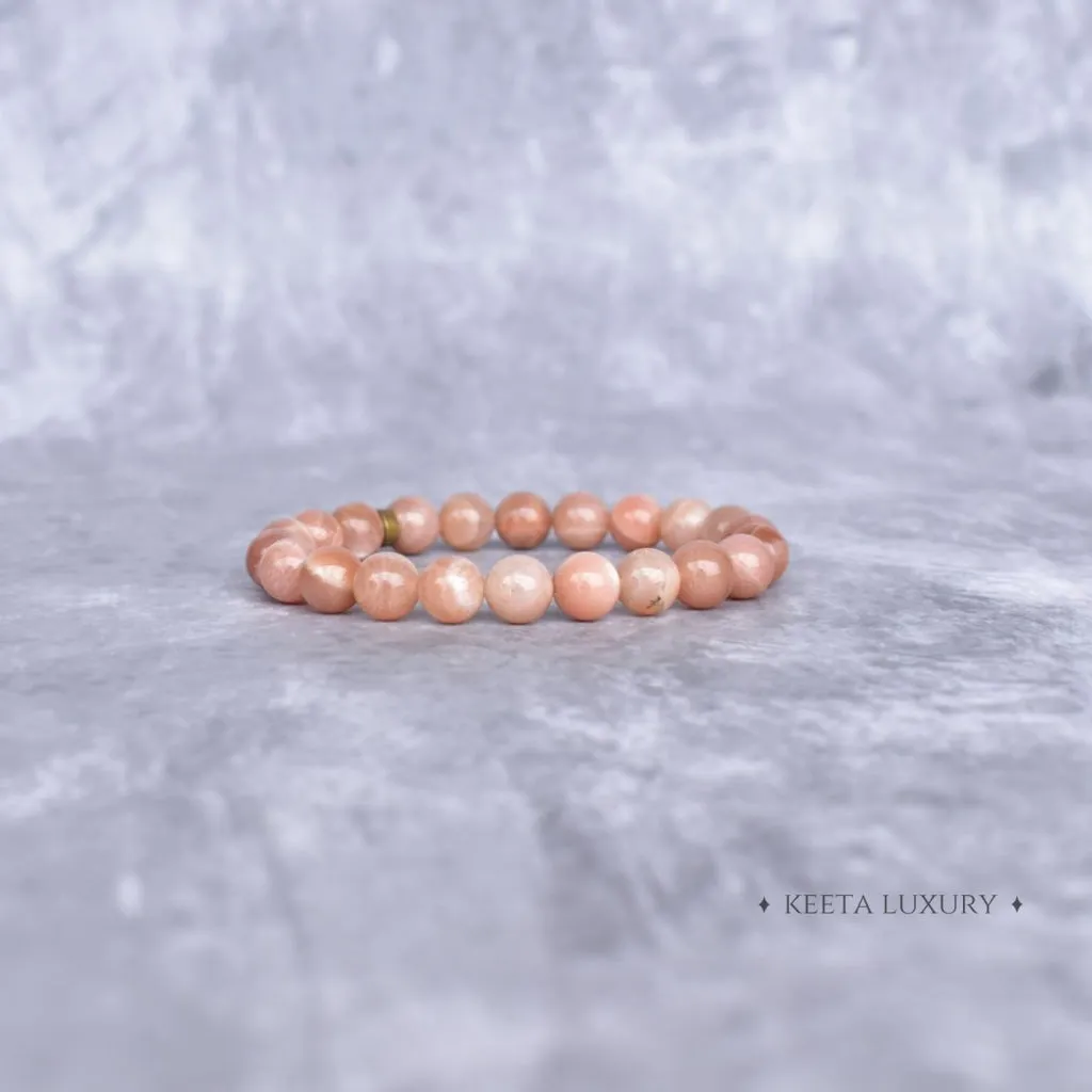 Basic - Peach Moonstone Bracelet