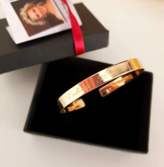 Best Mom Bracelet - Gold Thin Engraved Bangle - Personalized Gift