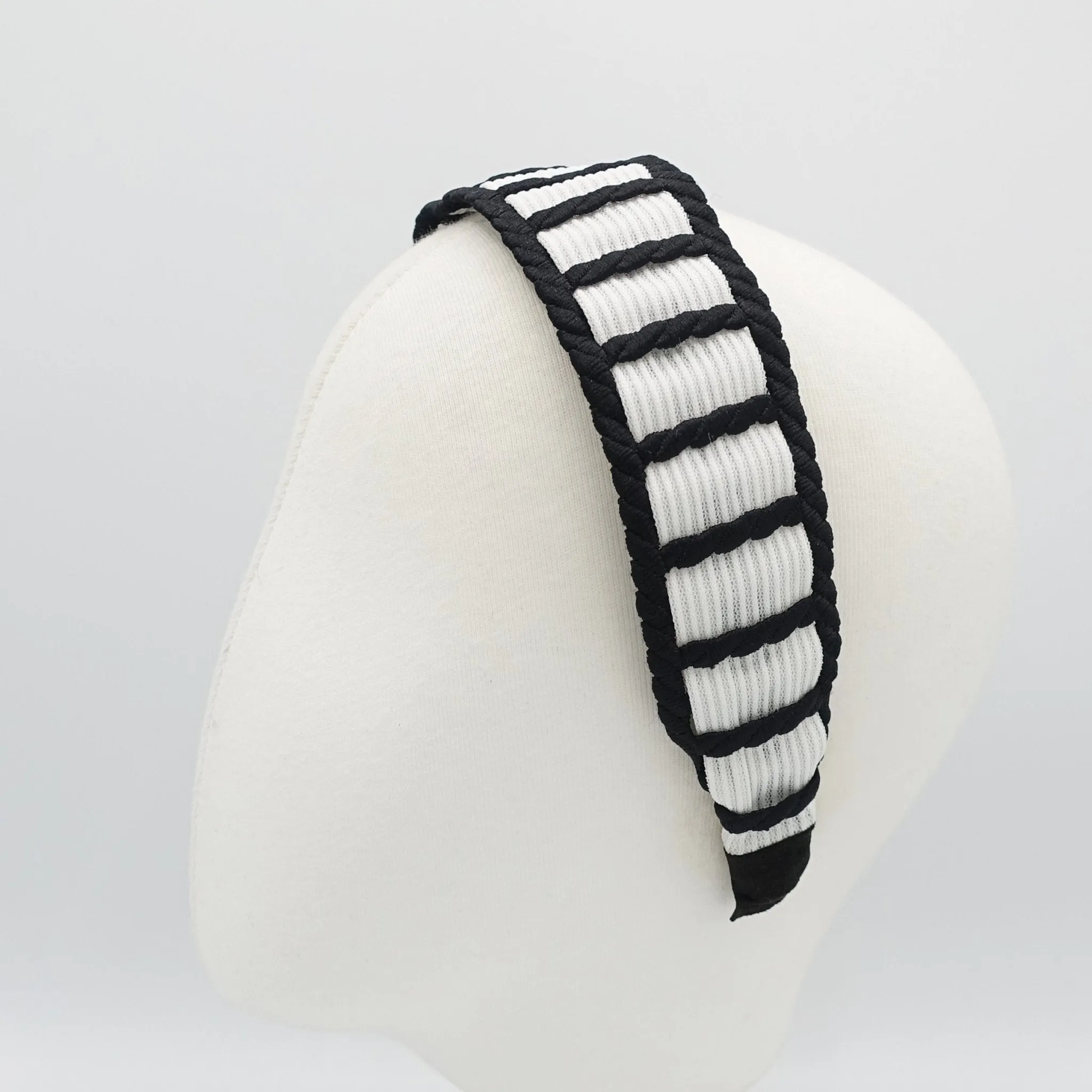 corrugated fabric inserted ladder headband