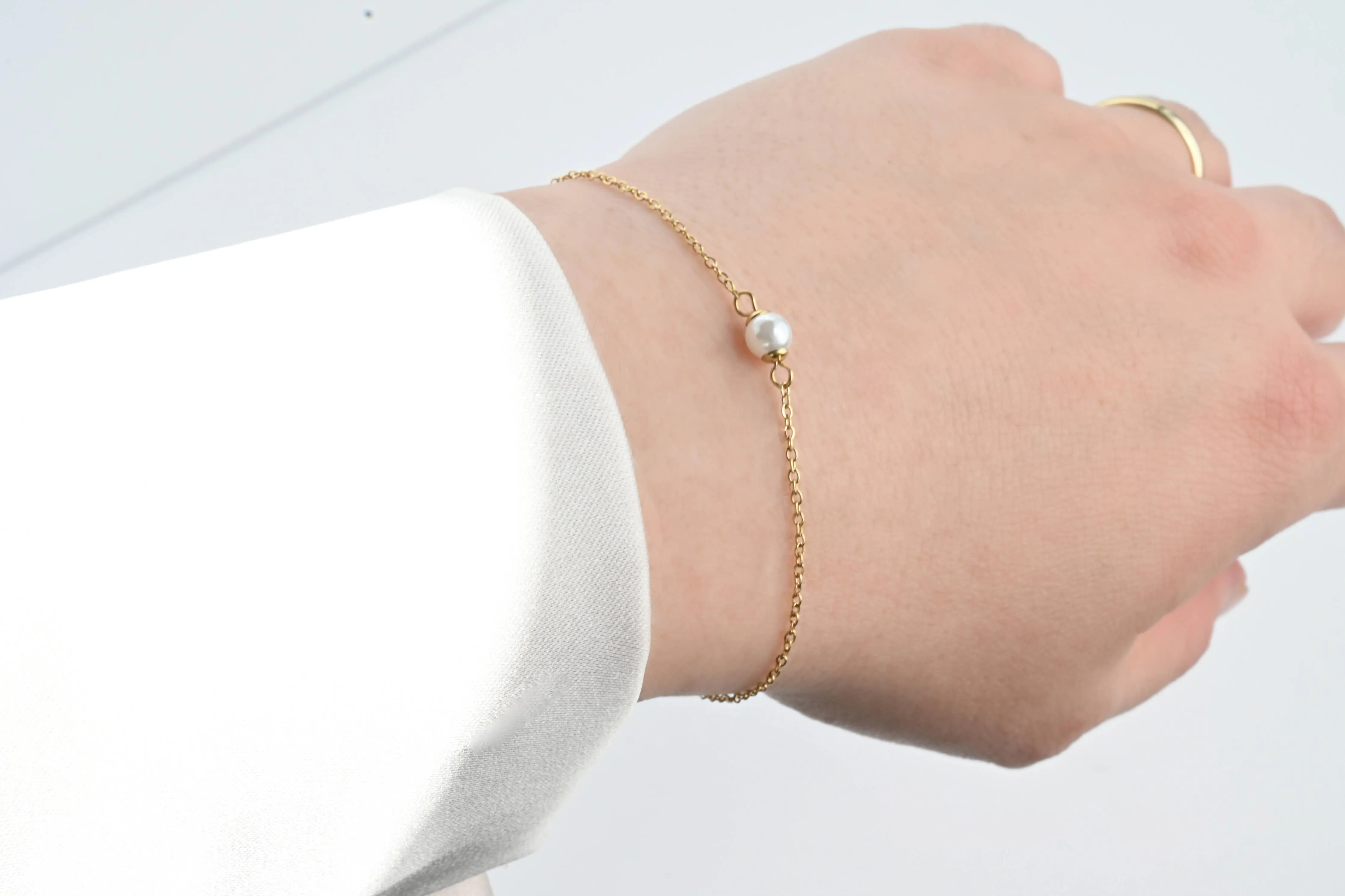 Dainty Pearl Bracelet