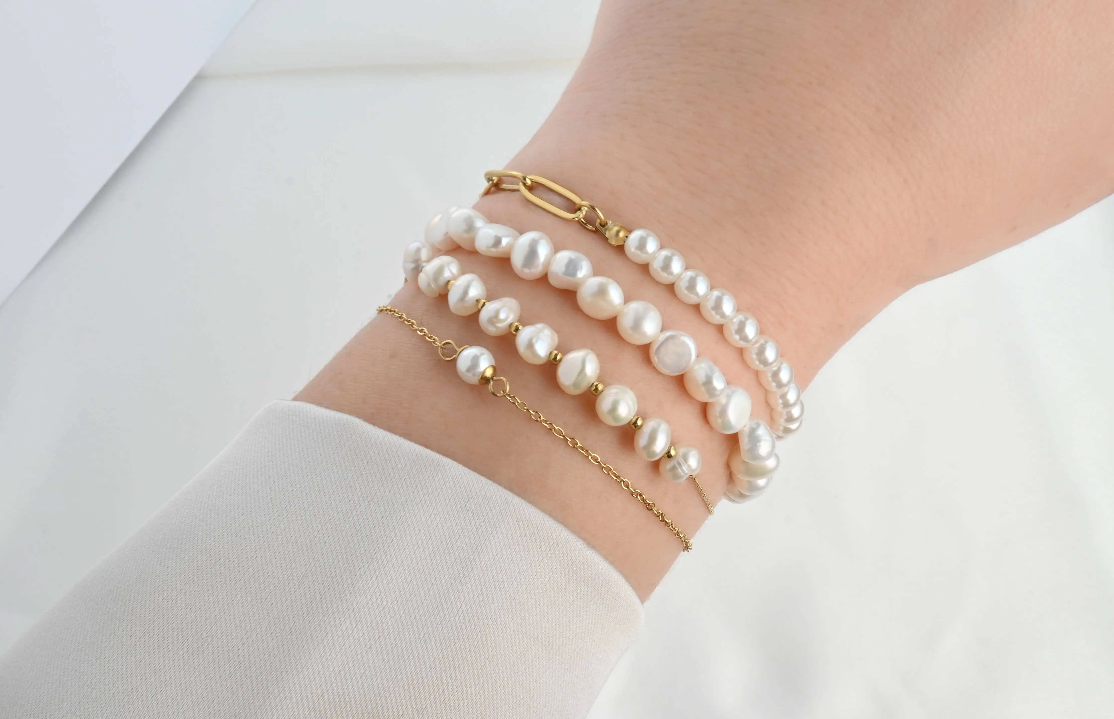 Dainty Pearl Bracelet