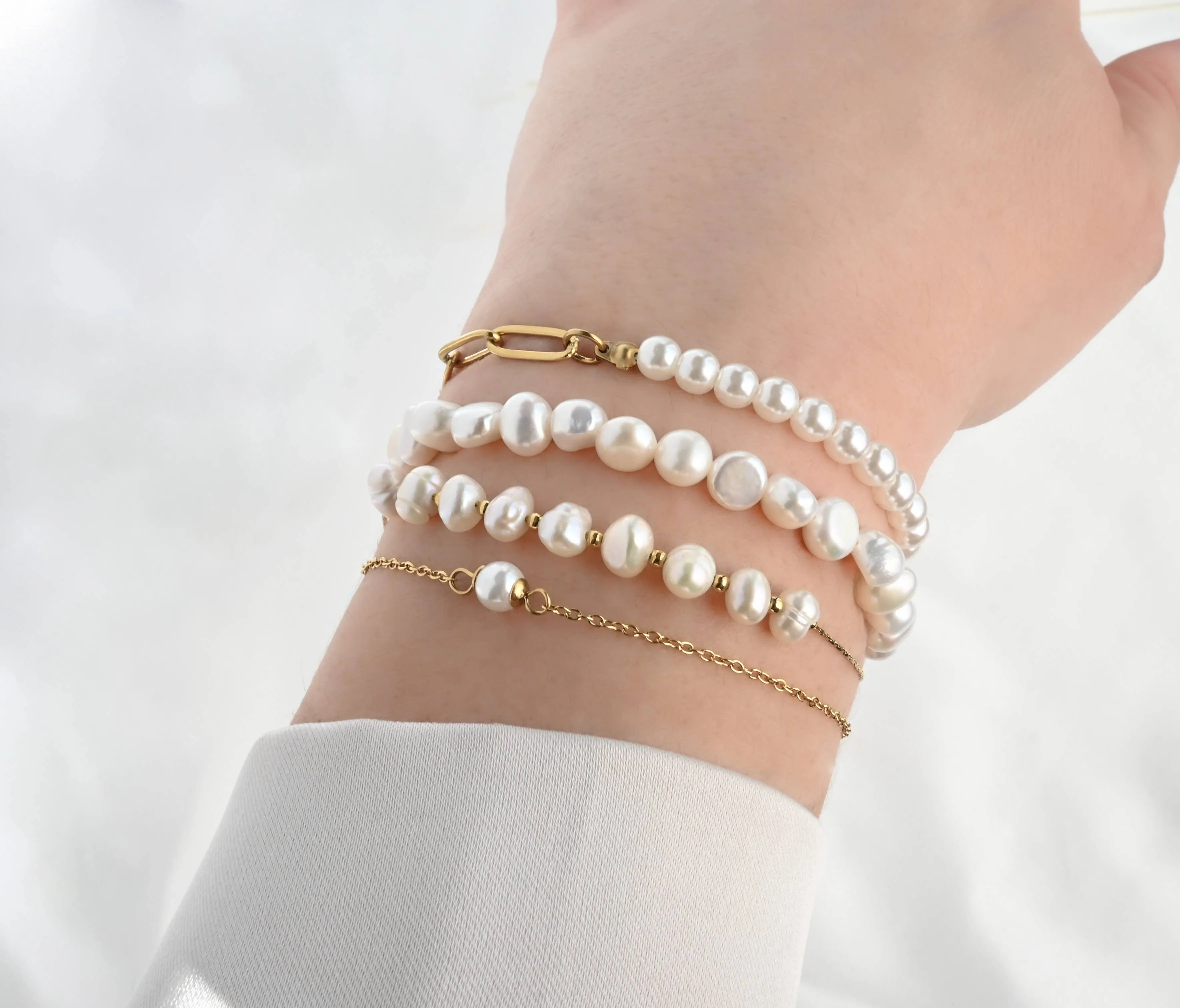 Dainty Pearl Bracelet