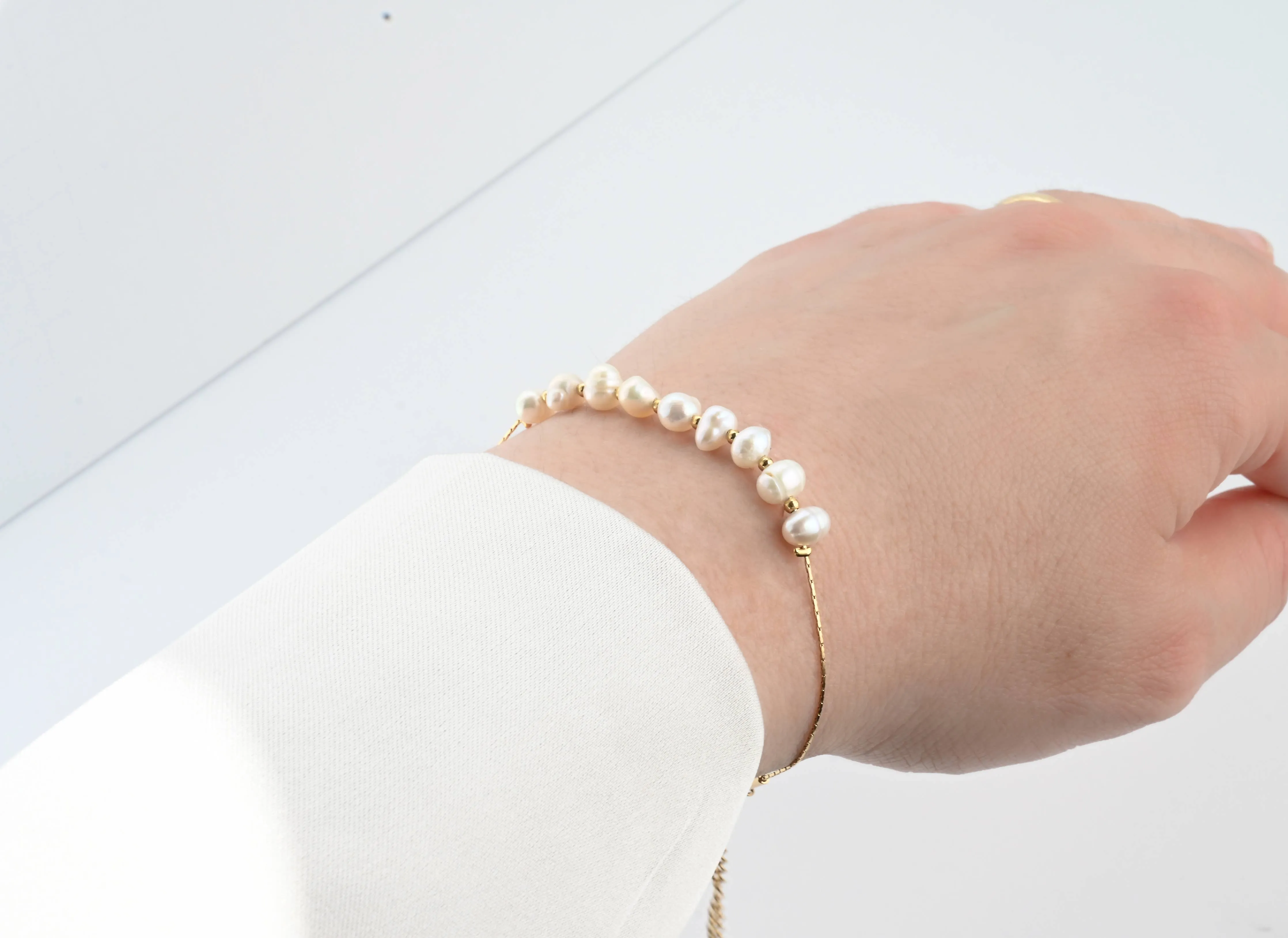 Dainty Pearl Bracelet