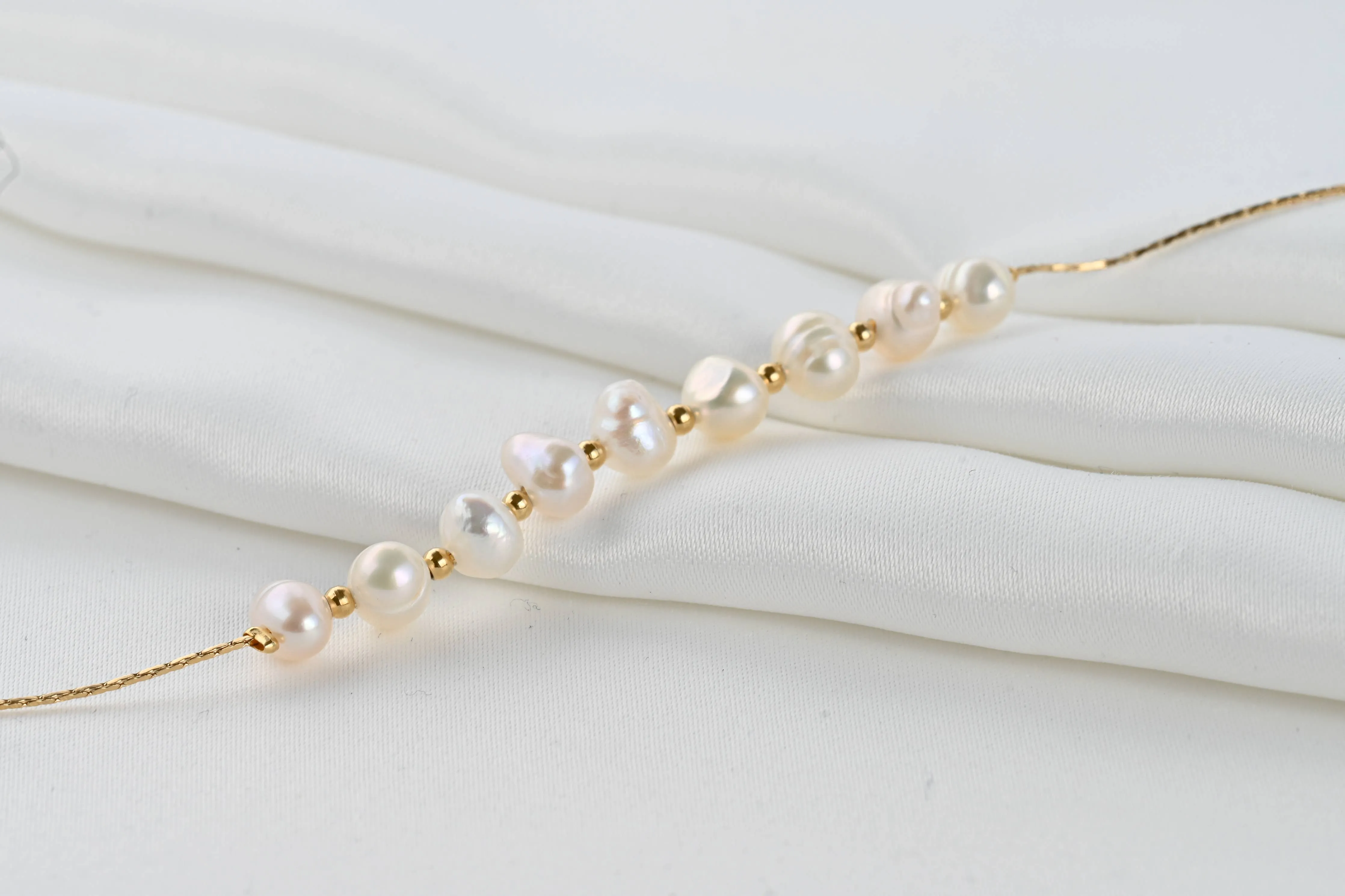 Dainty Pearl Bracelet