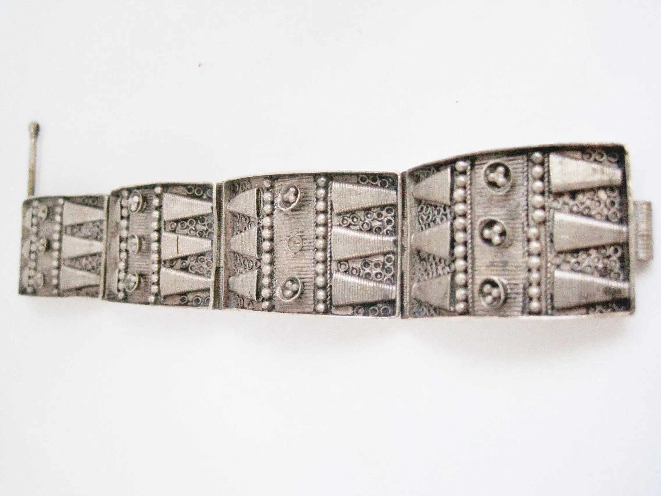 La Scuola Di Orafi E Argentieri Di Tripoli Bracelet. Silver Hinged Bangle