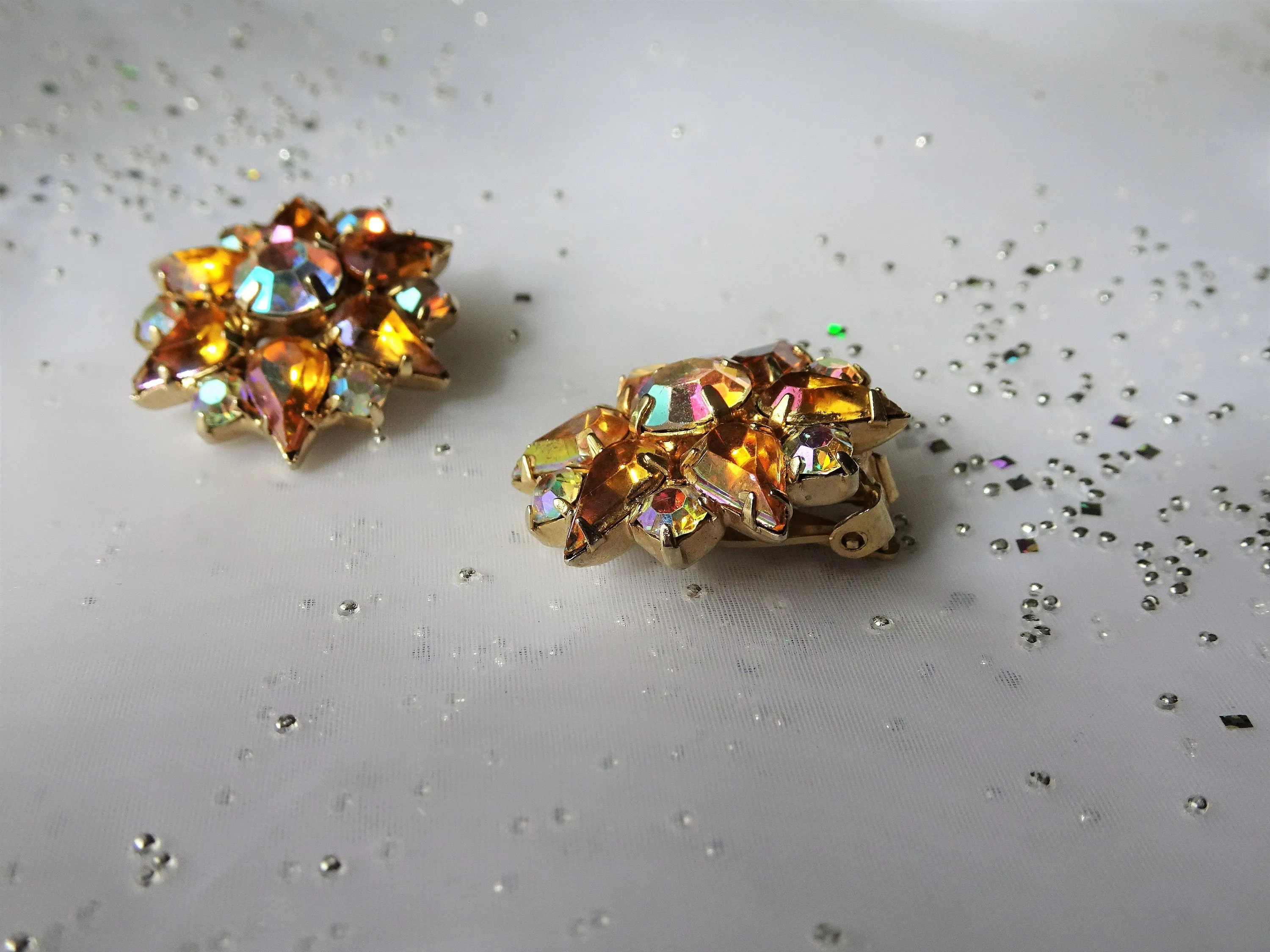 LOVELY 50s Garne' Art Glass Earrings,Rhinestone Earrings,Mid Century Clip On Earrings,Aurora Borealis,Ear Clips,Vintage Collectible Jewelry