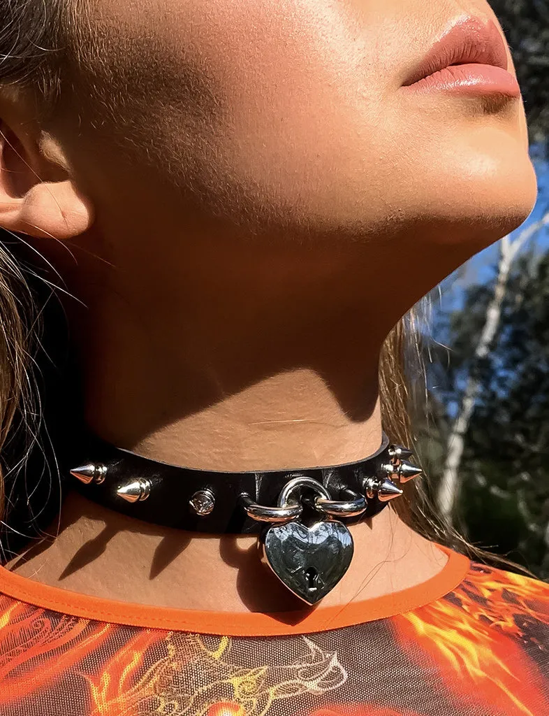 NIGHT WALK CHOKER