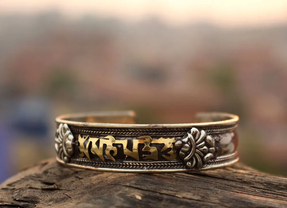 Om Mani Traditional Tibetan Bracelet