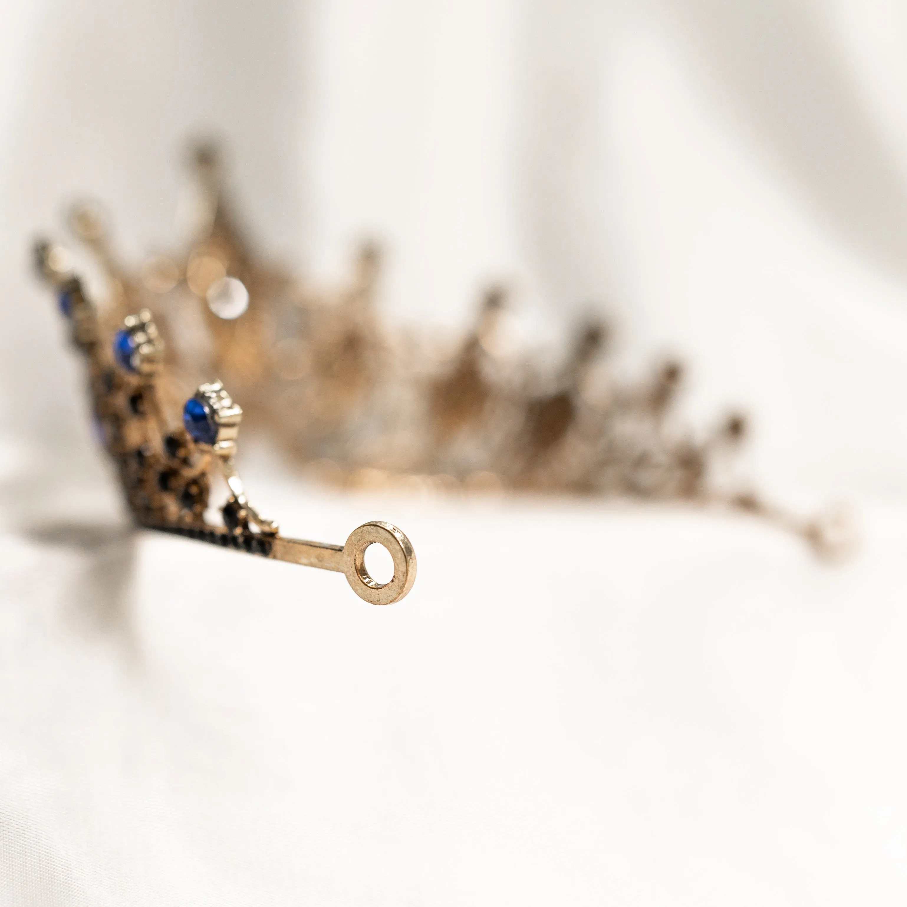 Regina's Tiara in Blue & Antique Gold