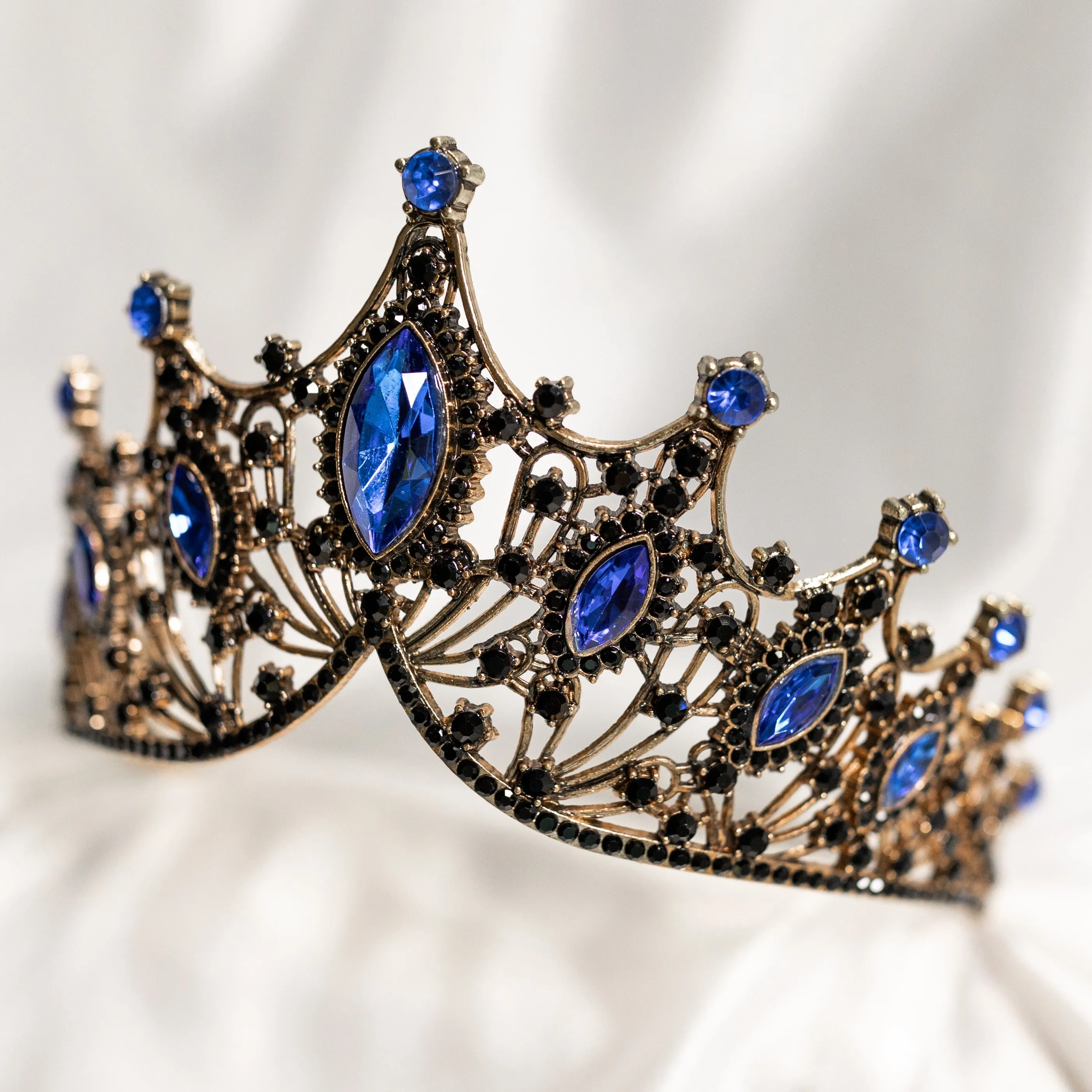 Regina's Tiara in Blue & Antique Gold