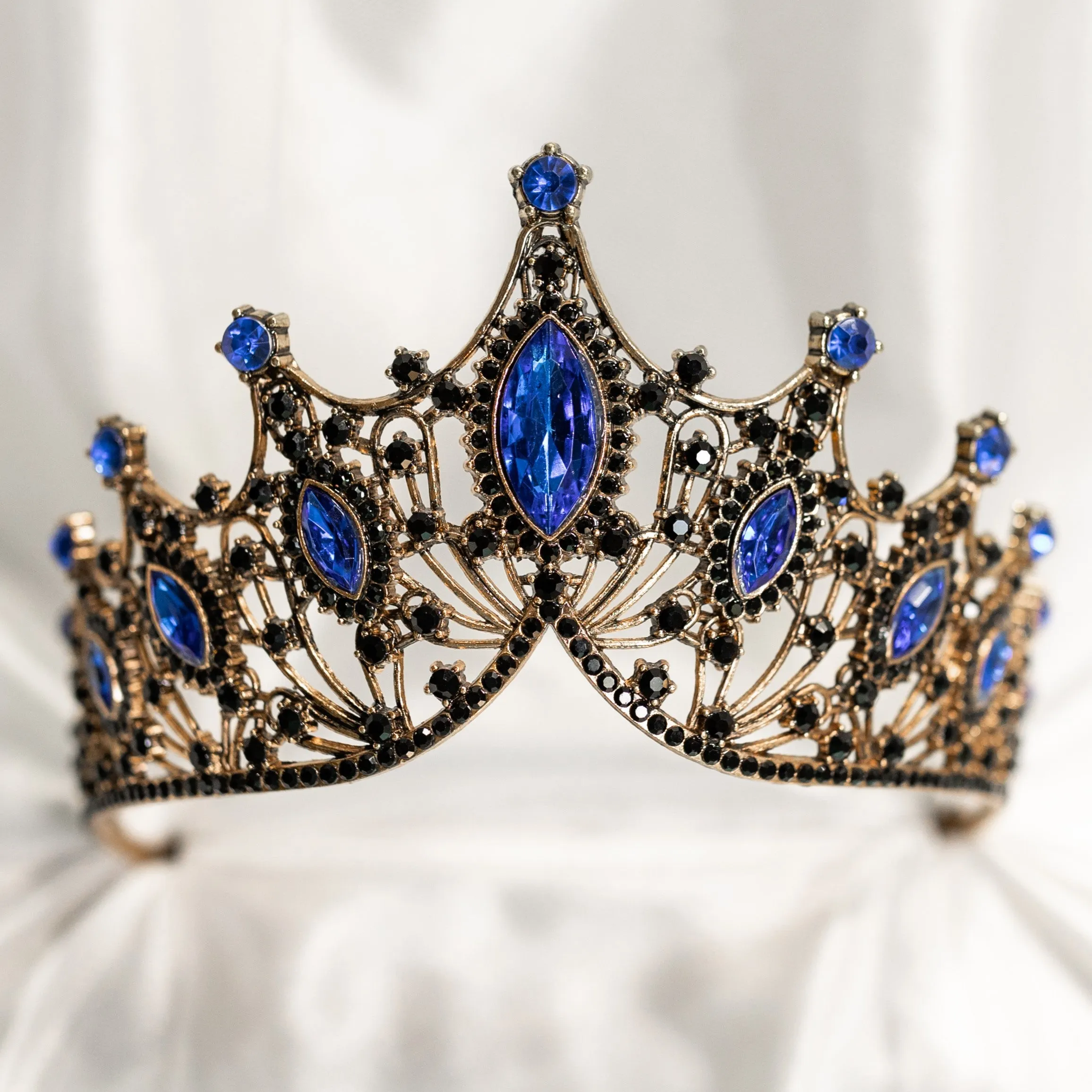 Regina's Tiara in Blue & Antique Gold