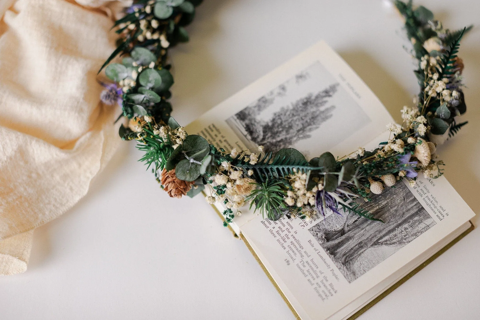 Scottish Winter Wedding Crown with Thistles / Christmas Wedding Boho Bridal Wreath / Greenery Crown with Pine Cones