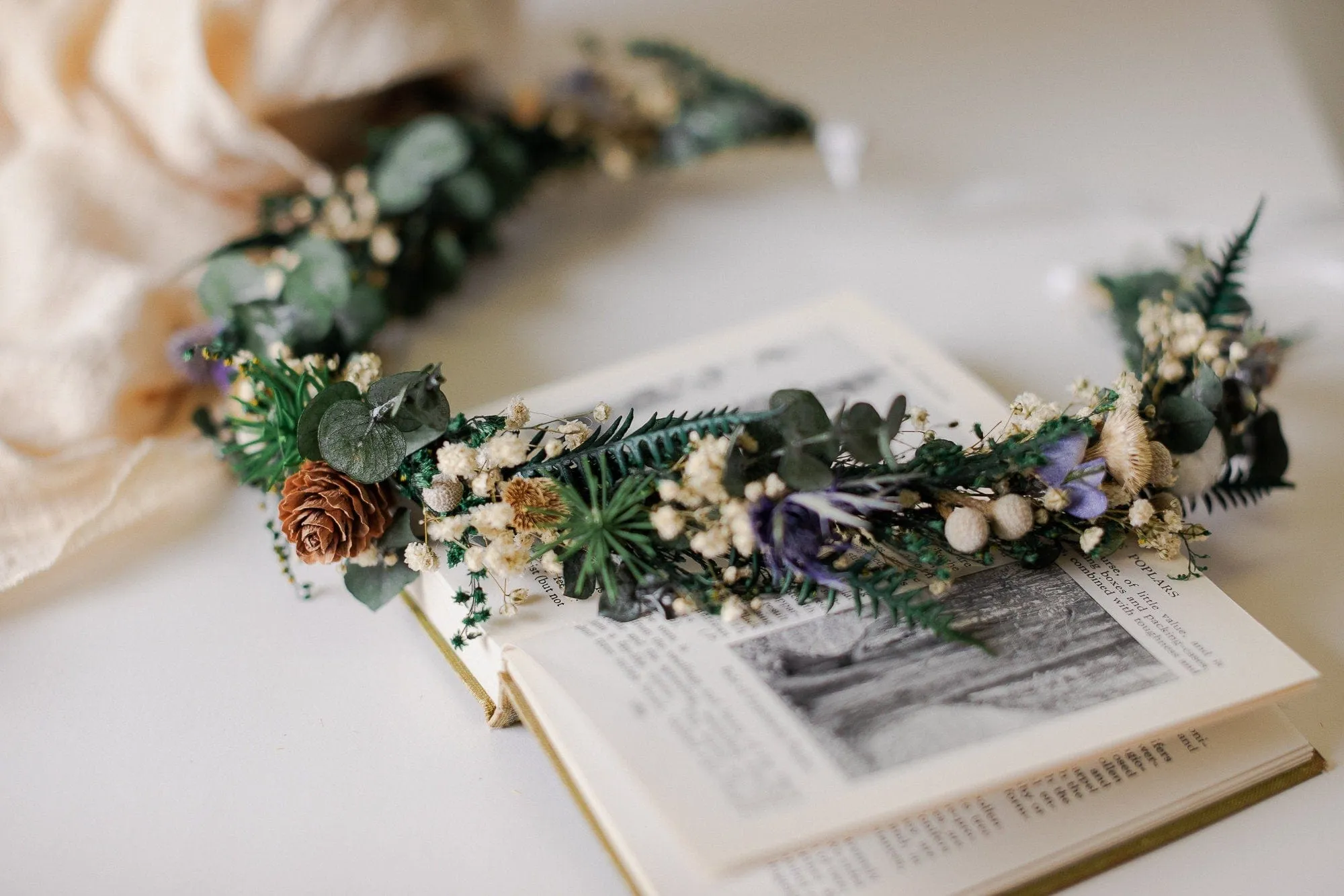 Scottish Winter Wedding Crown with Thistles / Christmas Wedding Boho Bridal Wreath / Greenery Crown with Pine Cones