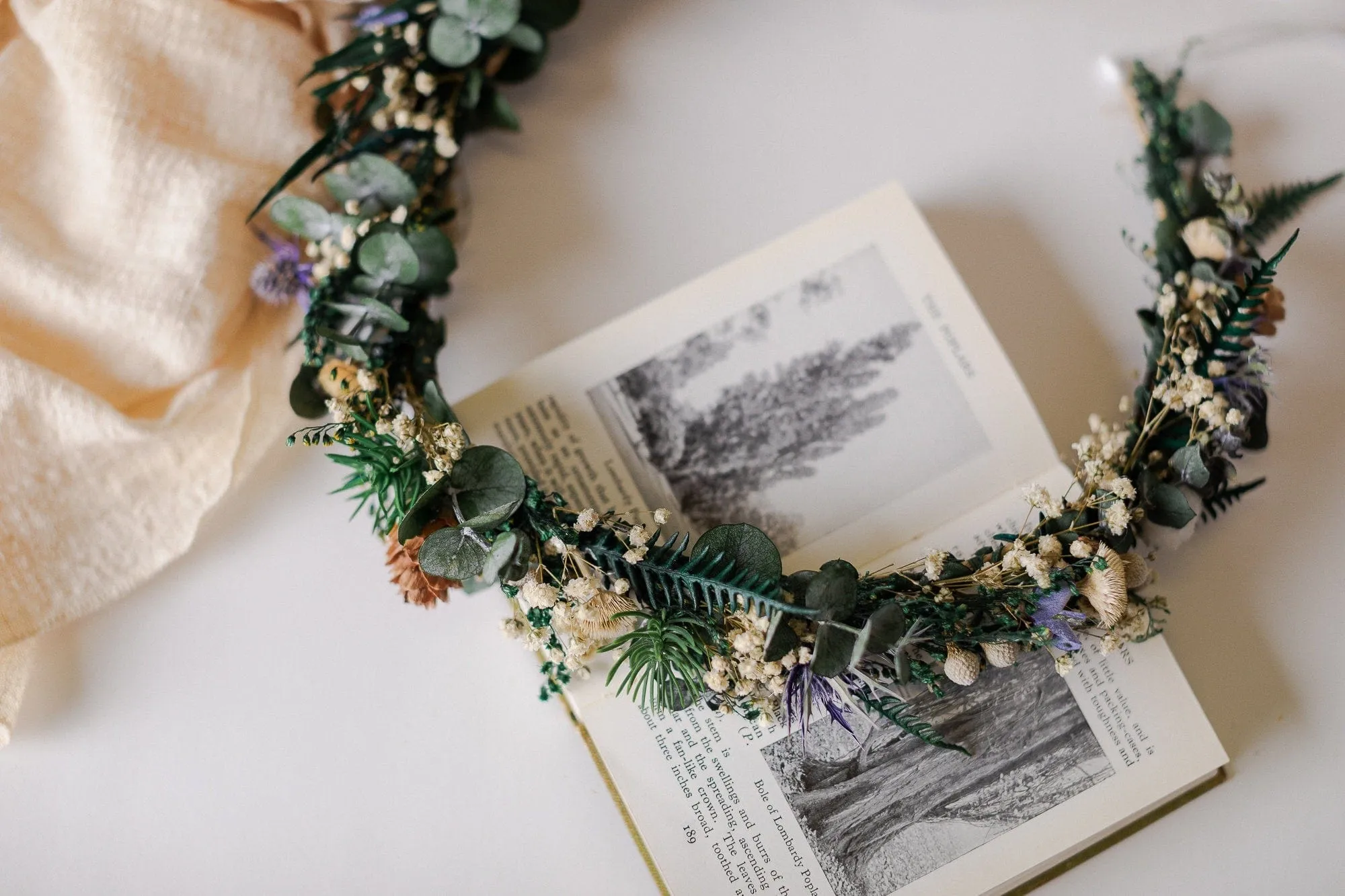 Scottish Winter Wedding Crown with Thistles / Christmas Wedding Boho Bridal Wreath / Greenery Crown with Pine Cones