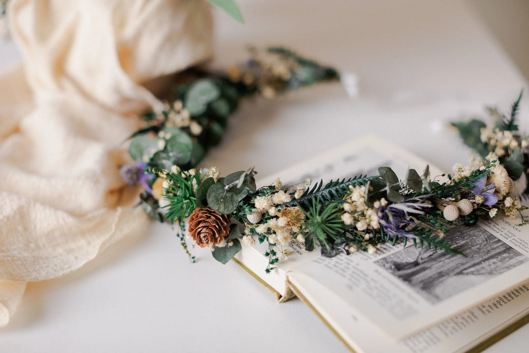 Scottish Winter Wedding Crown with Thistles / Christmas Wedding Boho Bridal Wreath / Greenery Crown with Pine Cones